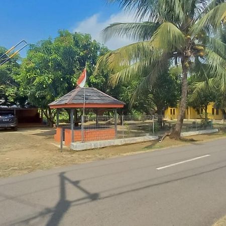 Отель Aa Bungsu Syariah Balekambang Ciletuh Sukabumi Redpartner Cilowa Экстерьер фото